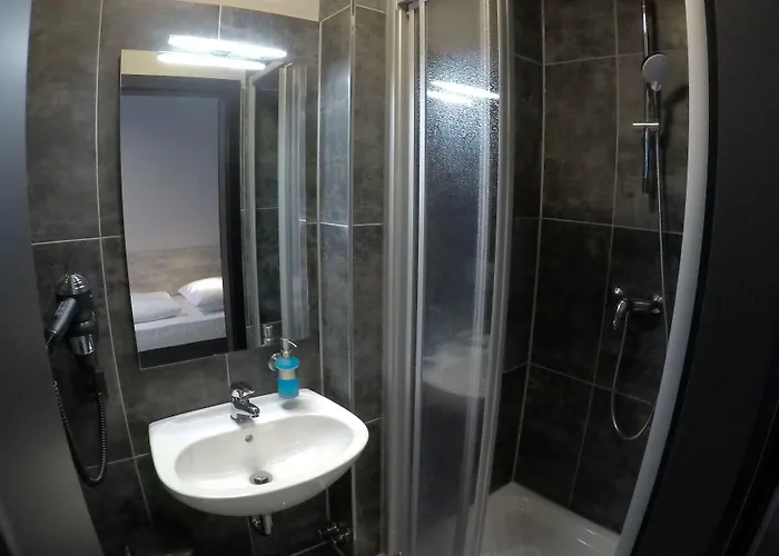 Urban Self Check-in Hotel 2*